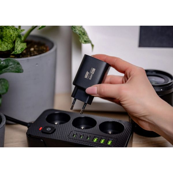 Newell GaN 65 W Charger EU